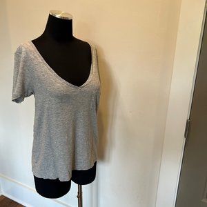 Able brand cotton v neck gray tshirt sz S
